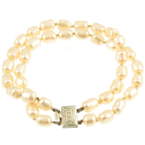 Faux pearl bracelet - top view