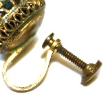 screw back earrings 1894