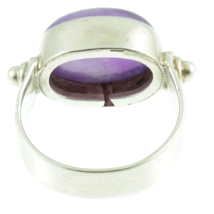 Oval Cabochon Amethyst ring - inside view