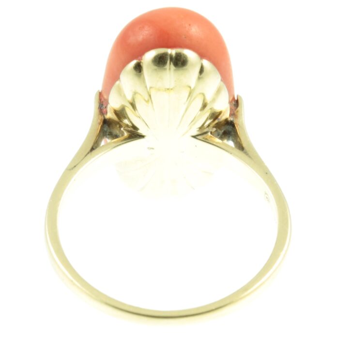 14 ct gold coral ring