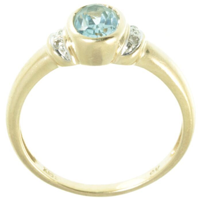 9ct gold aquamarine and diamond ring