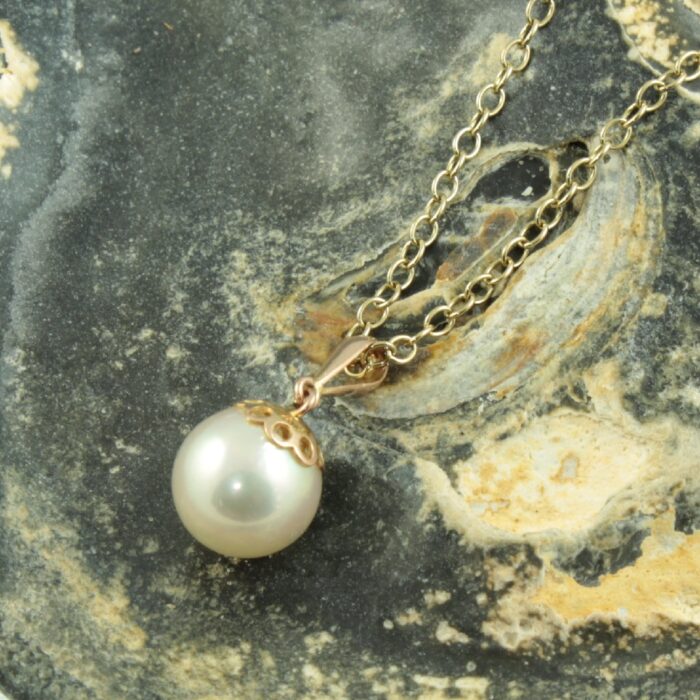 9ct gold pearl pendant necklace