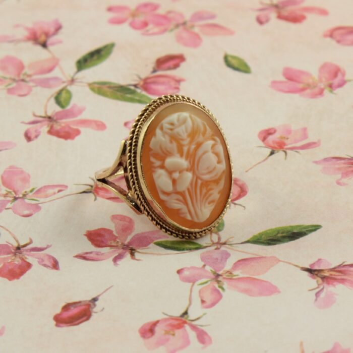Vintage 9ct gold cameo ring