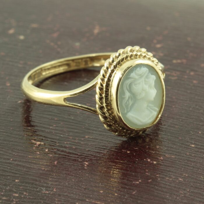 9ct gold vintage cameo ring